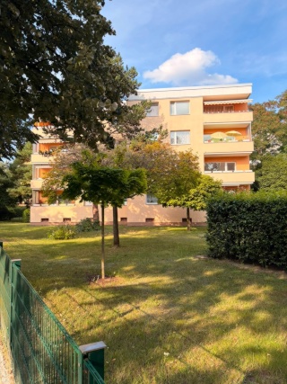 Exklusiv möblierte 3-Zimmer-Wohnung mit Südbalkon und Garage in grüner Bestlage — photo 1