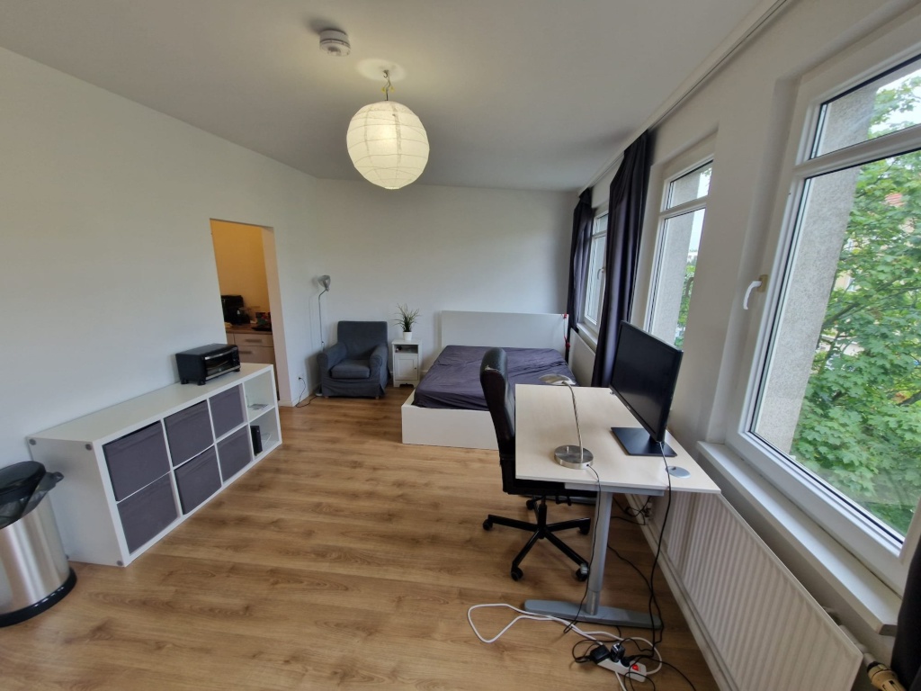 Helle 1-Zimmer-Wohnung mit Balkon in Pankow zum 01.09. – Grabbeallee 59, 13156 Berlin Pankow – Vorschaubild 2