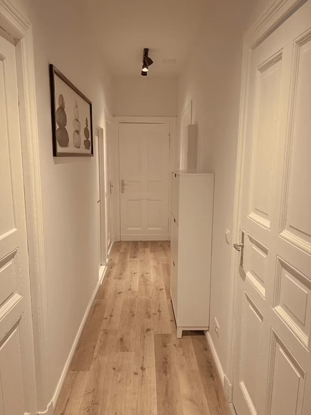 Minimalistisches Zimmer in Berlin Kreuzberg – Emser Straße, 12051 Berlin Neukölln – Vorschaubild 3