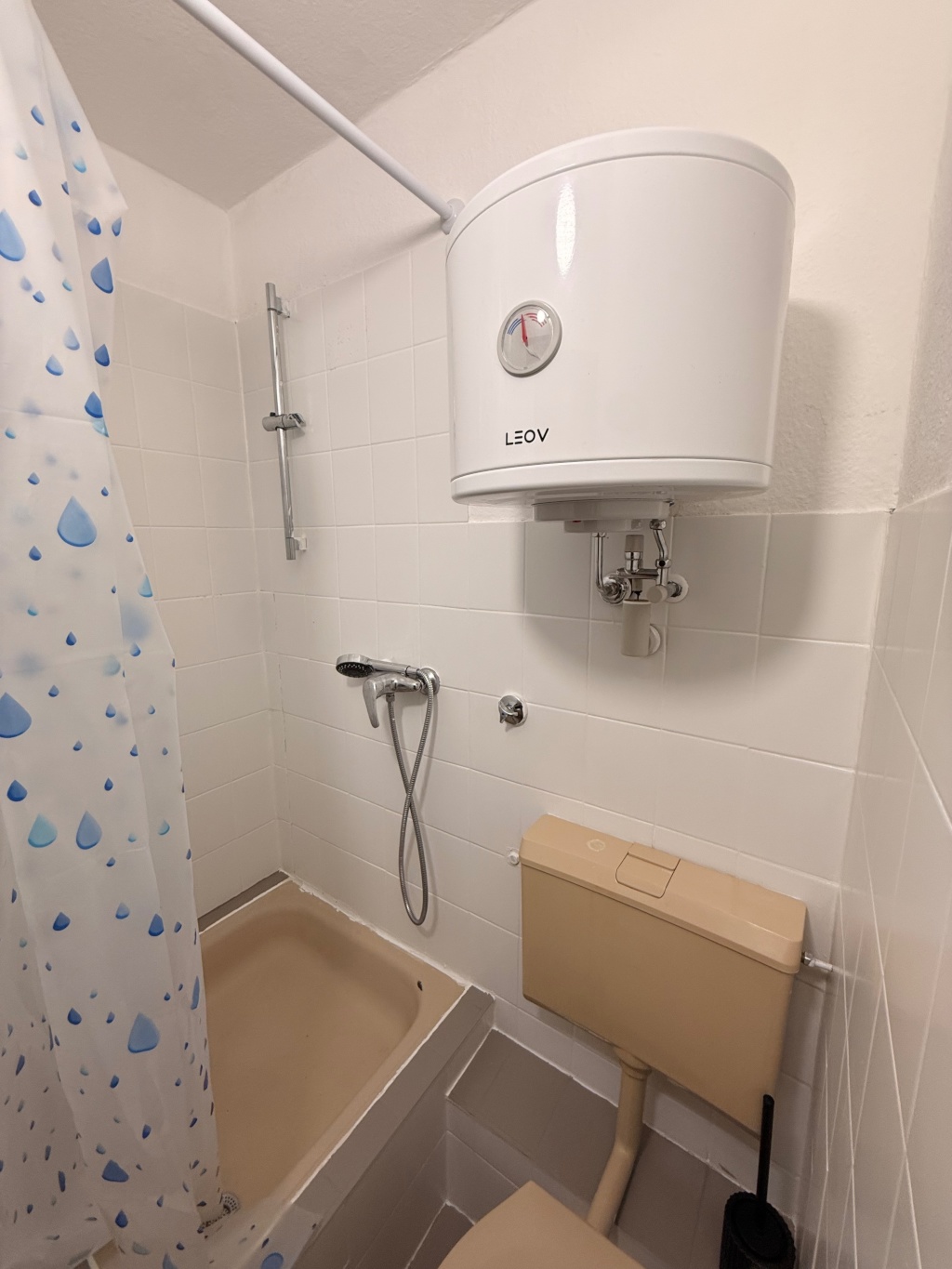 Möbliertes Apartment mit toller Deckenhöhe – Vierzigmannstr 30, 91054 Erlangen Innenstadt – Vorschaubild 4