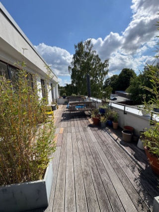Vorerst befristet: 01.09.-31.10. | WG-Zimmer in Otti mit wunderschöner Dachterrasse