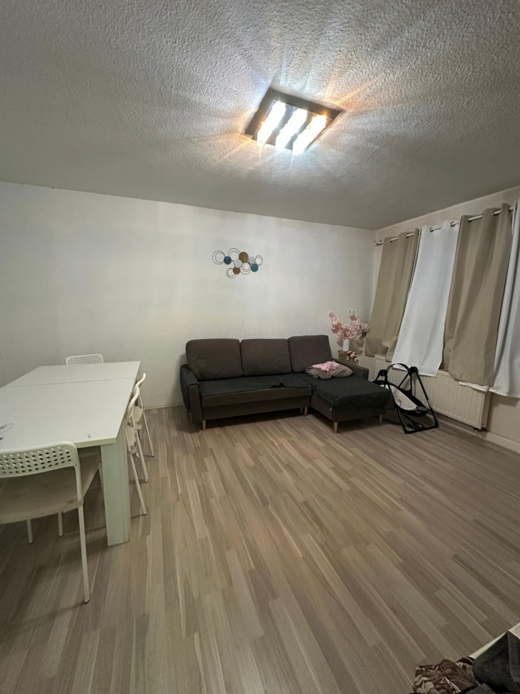 Wir vermieten 2 Zimmer in einer 3-Zimmer-Wohnung für 2,5 Monate zur Untermiete.Nur für Frauen Oder Ehepaar (Ehemann & Ehefrau) – Altenessenerstr, 45326 Essen Altenessen – Vorschaubild 9
