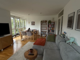 Anzeigenbild: WG-Zimmer inkl. eigenem Balkon in heller 3Z-Wohnung mit gemeinsamen Wohnzimmer