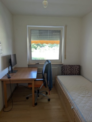 Anzeigenbild: Private Room in a 4-person WG – Sublet Available (From September without city registration)