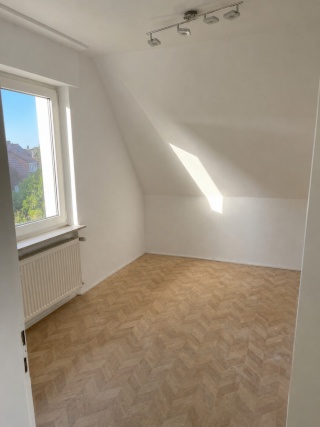 Imagen del anuncio: Kernsanierte 81-qm-Wohnung mit Balkon - WG-geeignet ab 09/26 oder 10/26