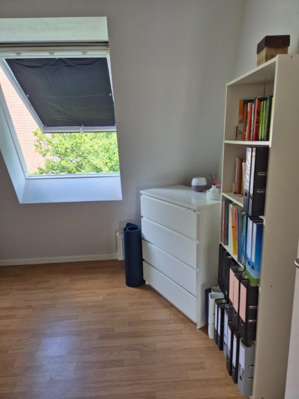 Helle und ruhige Maisonette-Wohnung zur Zwischenmiete (09.09. – 30.09.2026) – Ebernburgweg 47, 50739 Köln Nippes – Vorschaubild 9