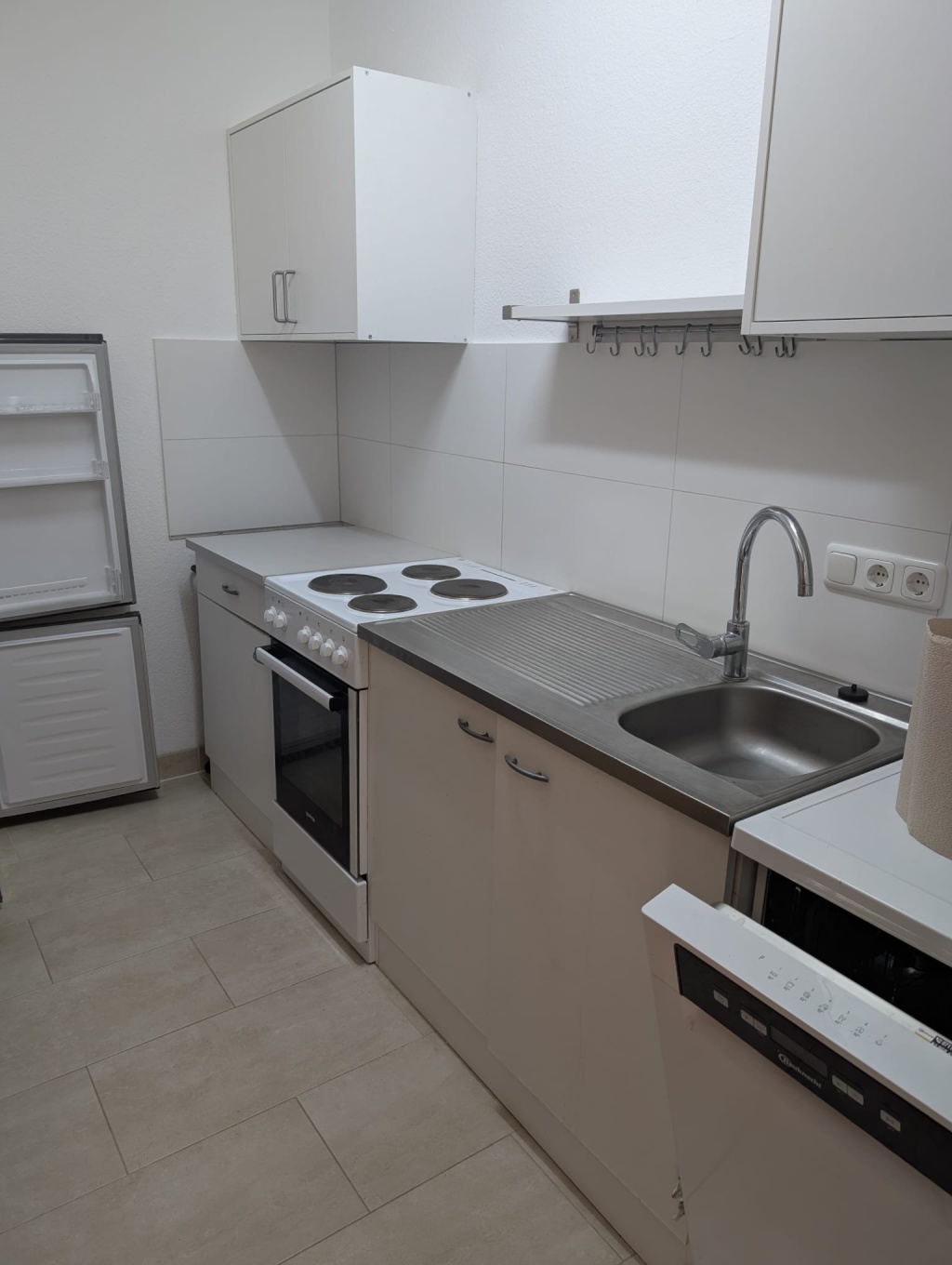 1 teilmöbliertes Zimmer befristet in 2-Zimmerwohnung – Michael-Müller-Ring, 55128 Mainz Bretzenheim – Vorschaubild 4