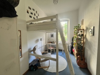 Anzeigenbild: zentrales WG-Zimmer in großer Wohnung