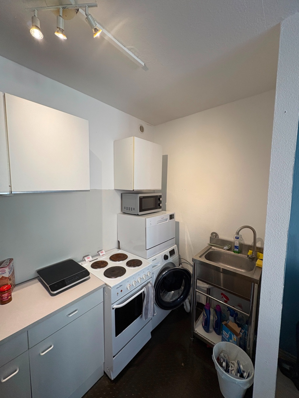 NUR TAUSCH: Biete 1-Zimmer-Wohnung in Köln-Sülz - Suche Wohnung in Berlin im Ring – Gustavstr. 15, 50937 Köln Sülz – Vorschaubild 4