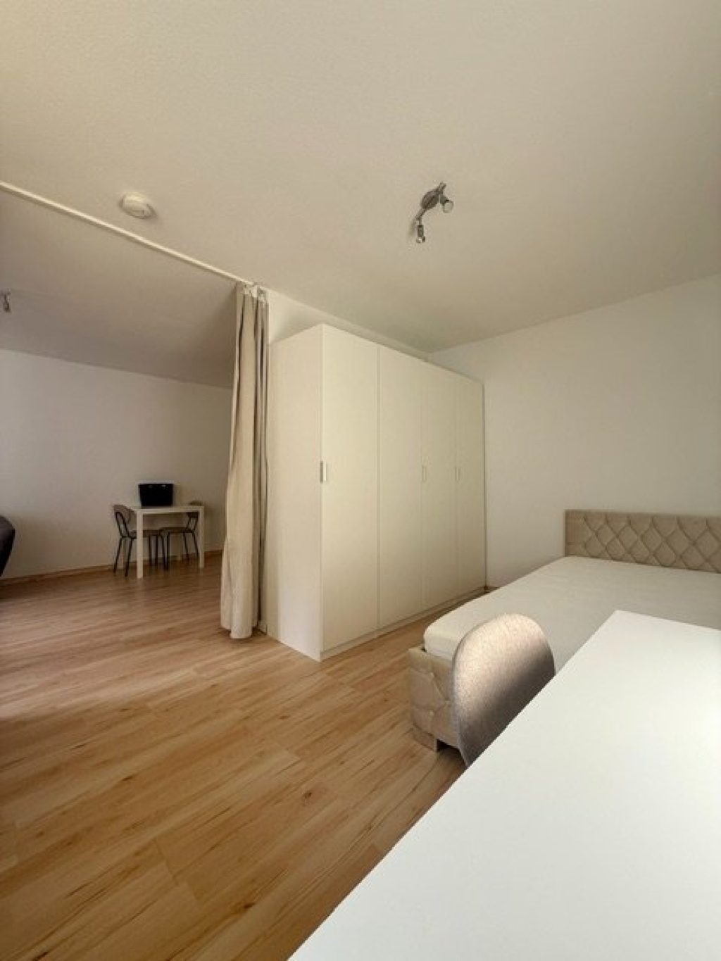MÖBLIERTE 1,5-ZI WHG IN TOP LAGE, SÜDWEST-BALKON, Optimal für Singles oder Pendler – Hasenbergsteige 18, 70178 Stuttgart Rotebühl – Vorschaubild 6