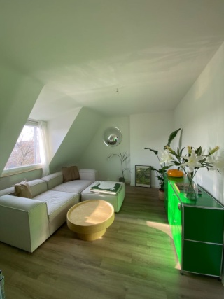 BEFRISTET - AUG/SEPT Dachgeschosswohnung