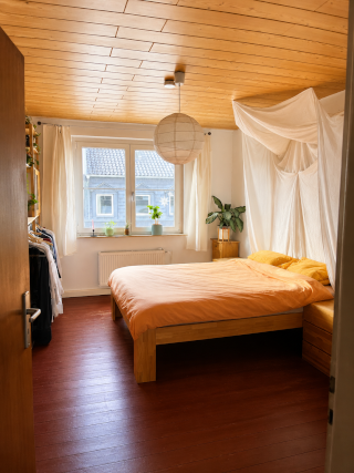 Anzeigenbild: Helle 2 Zimmer-Wohnung in Top- Lage Nähe Hubertusplatz
