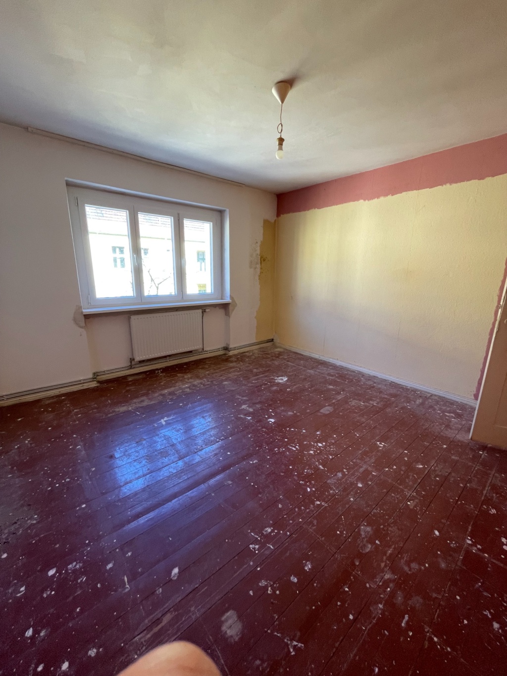 59m2 2-Zimmer in Neukölln (befristet 1 Jahr, unrenoviert) mit Badewanne
