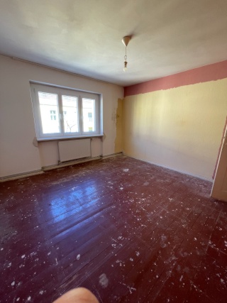 59m2 2-Zimmer in Neukölln (befristet 1 Jahr, unrenoviert) mit Badewanne — photo 1