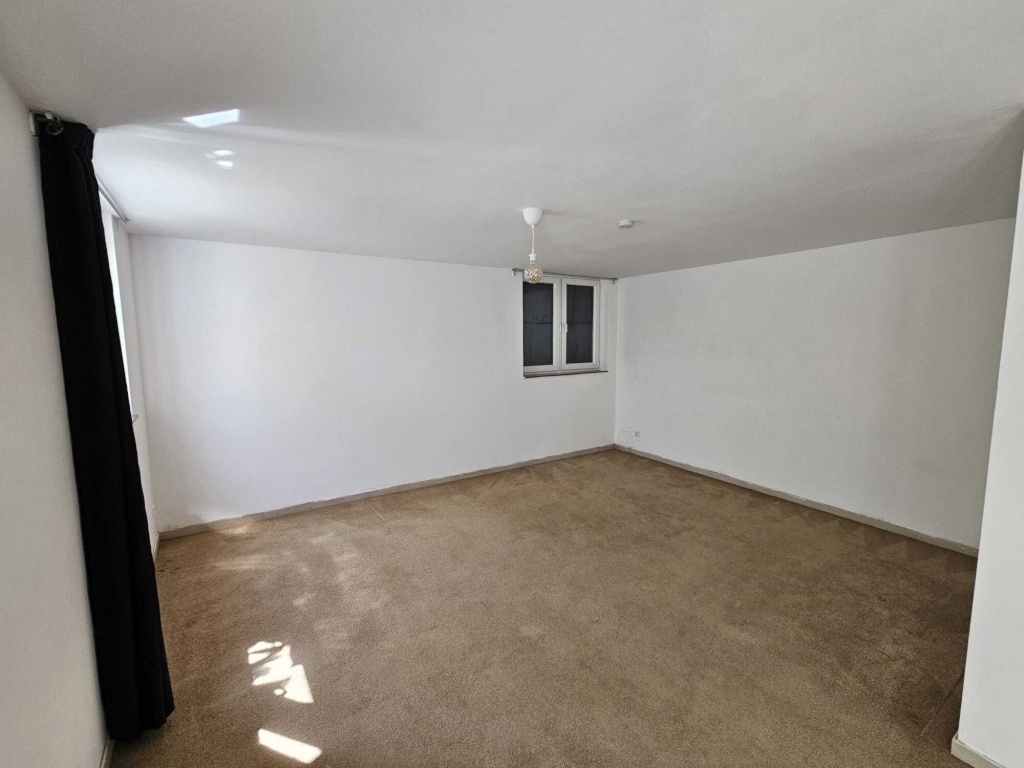 Helle 2-Zimmer-Kellerwohnung mit Fußbodenheizung, 53 m2, Köln-Sürth