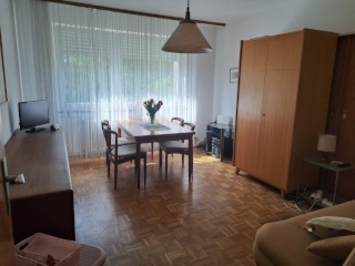Anzeigenbild: Möbliertes Zimmer mit eigenem Bad & Küche