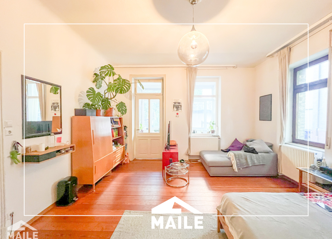 Großzügige 5,5 Zimmer Altbauwohnung mit Balkon und Loggia im beliebten Stuttgarter Süden