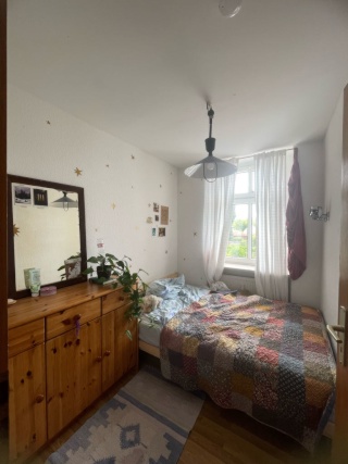 Anzeigenbild: Gut gelegende Wohnung mit Blick auf den Kanal -- Zwischenmiete
