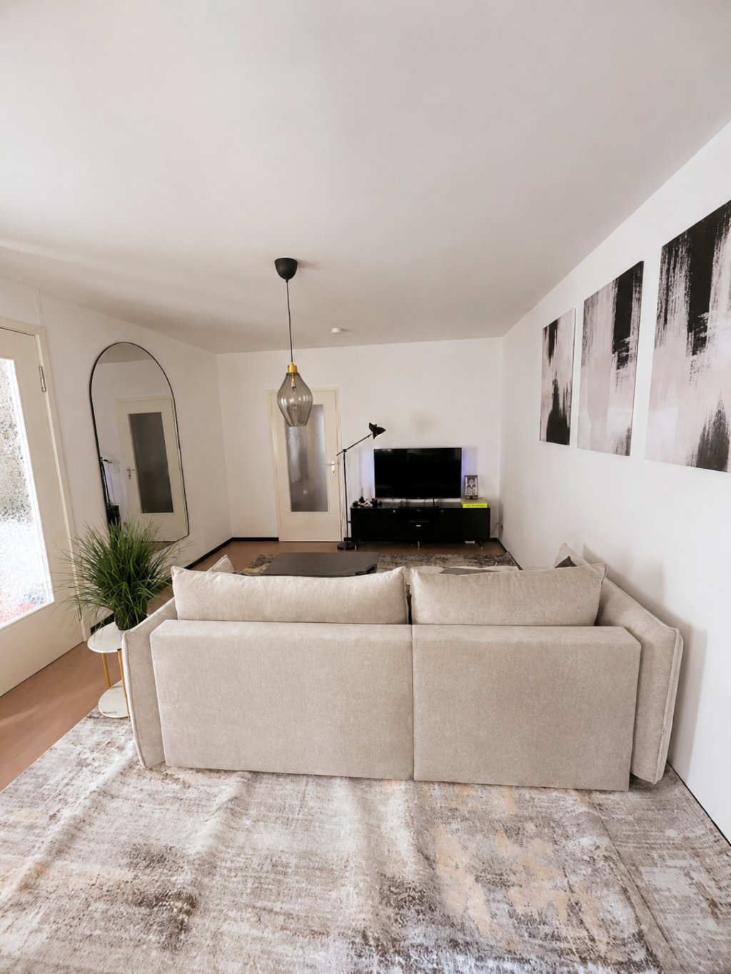 Stylish Private Mezzanine Room with Balcony | Heart of Berlin-Neukölln – Hertzbergstraße, 12055 Berlin Neukölln – Vorschaubild 5