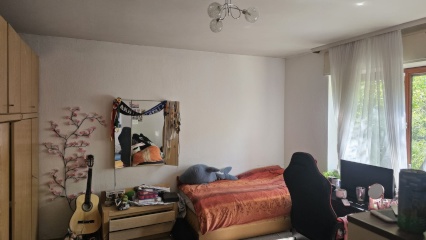 Anzeigenbild: Schöne und gut gelegene 2,5-Zimmer-Wohnung (72m2) mit Terrasse im Grünen