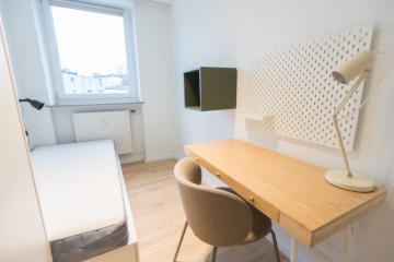 Imagen del anuncio: Möbliertes 8 qm WG-Zimmer in sanierter 6er-WG - Direkte Alsterlage - ab 01.09.