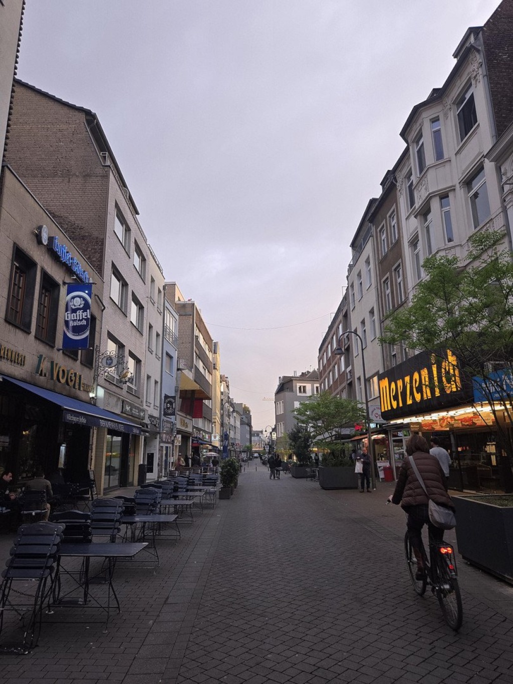 Saniertes Apartment möbliert mit Gemeinschaftsbad, eigene Küche - direkt am Eigelsteintor – Eigelstein 99, 50668 Köln Altstadt-Nord – Vorschaubild 7