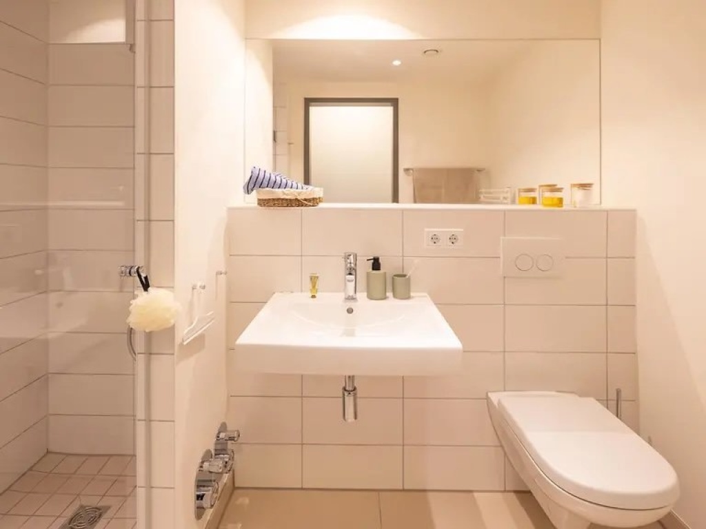 Studio S Zimmer im Yugo Navale – Aug. bis 23.09. – Nachmieter gesucht – Hammer Straße, 22041 Hamburg Wandsbek – Vorschaubild 6