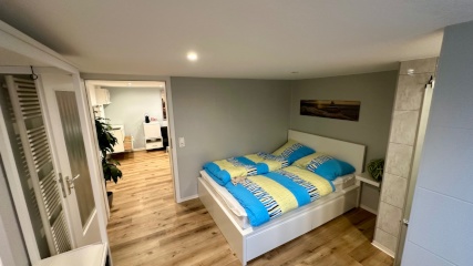 Anzeigenbild: Möblierte 2-Zimmer Souterrain Wohnung