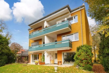Kernsanierte 2,5-Zimmer Wohnung mit Einbauküche und Balkon - ab sofort — photo 1