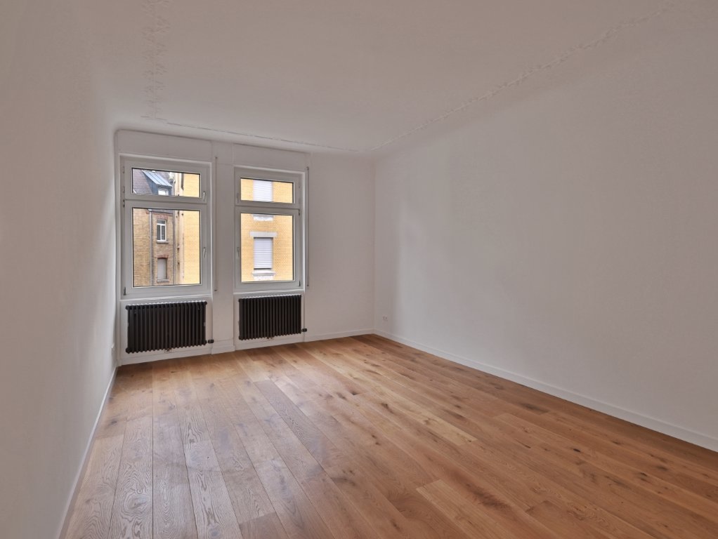 Altbauliebhaber aufgepasst! Große, sanierte Wohnung mit Balkon und EBK – Freiligrathstr. 31, 70372 Stuttgart Bad Cannstatt – Vorschaubild 3