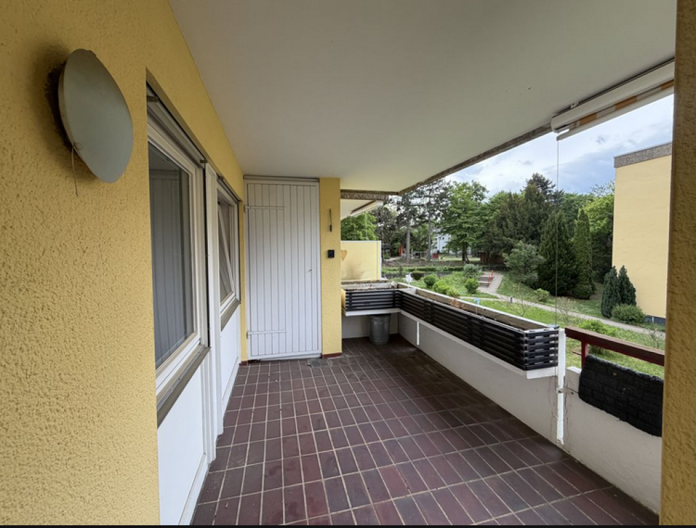 Sehr ruhig gelegene, helle 2 1/2 Zimmer-Wohnung in Stuttgart Bad Cannstatt – Einsteinstrasse, 70374 Stuttgart Bad Cannstatt – Vorschaubild 4