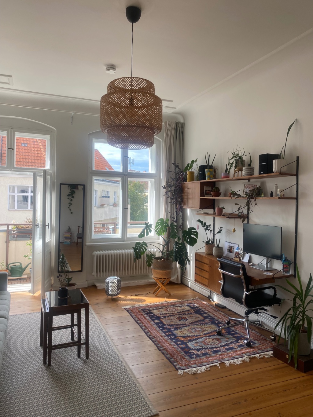 Apartamento Neukölln Niemetzstraße - Wohnzimmer mit Zugang zum Balkon