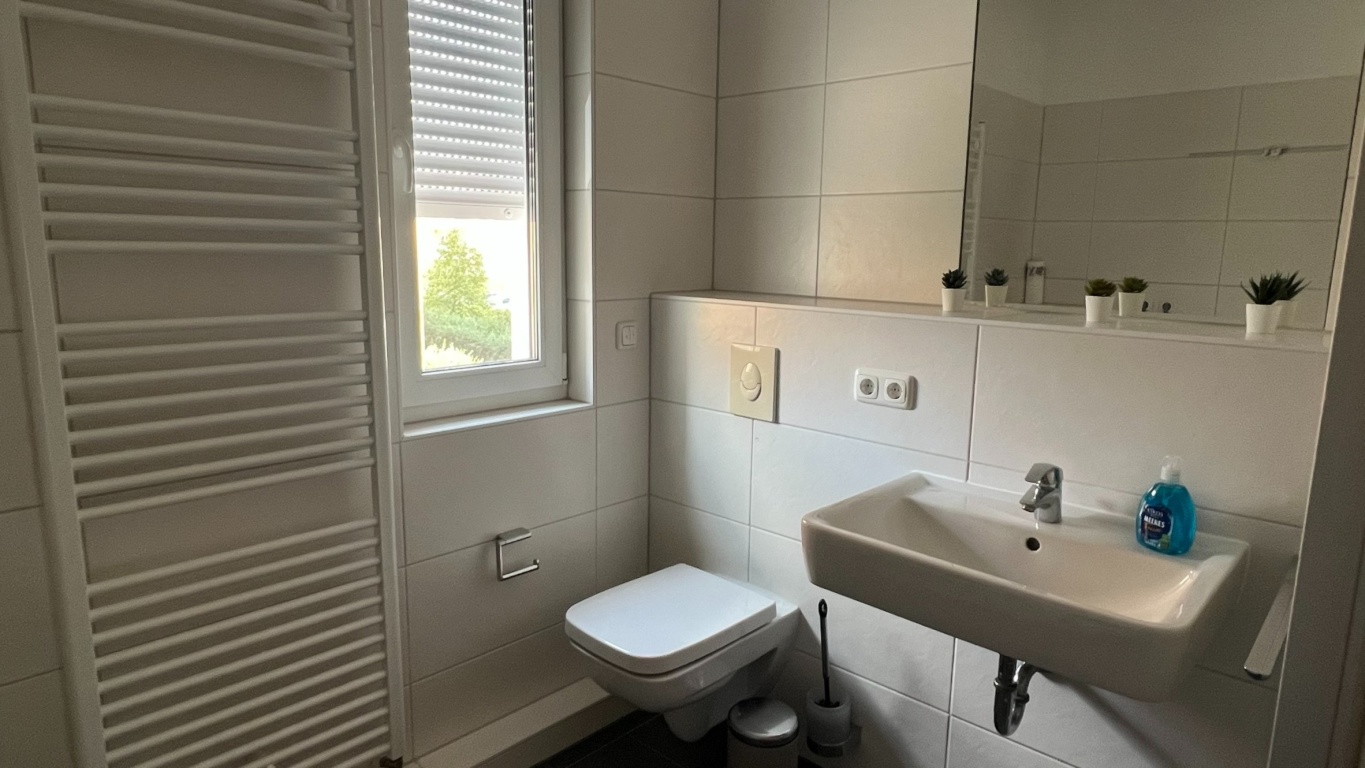 WG-Zimmer Adlershof Newtonstraße 11 - Bad 1. OG