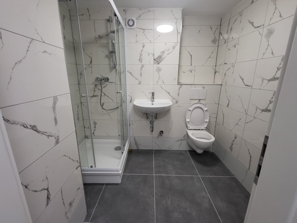 Saniertes Apartment möbliert mit Gemeinschaftsbad, eigene Küche - direkt am Eigelsteintor – Eigelstein 99, 50668 Köln Altstadt-Nord – Vorschaubild 4