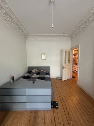 Unbefristet, teilmöbliertes Zimmer, 20qm groß, ab 16.09.26, sehr zentral, Uni-nah, 6 min zum Bahnhof, Altbau mit Stuck, viele Einkaufsmöglichkeiten