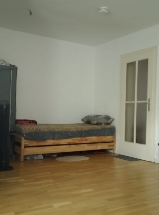 Anzeigenbild: 1 Bed space available for long term in a fully furnished shared apartment