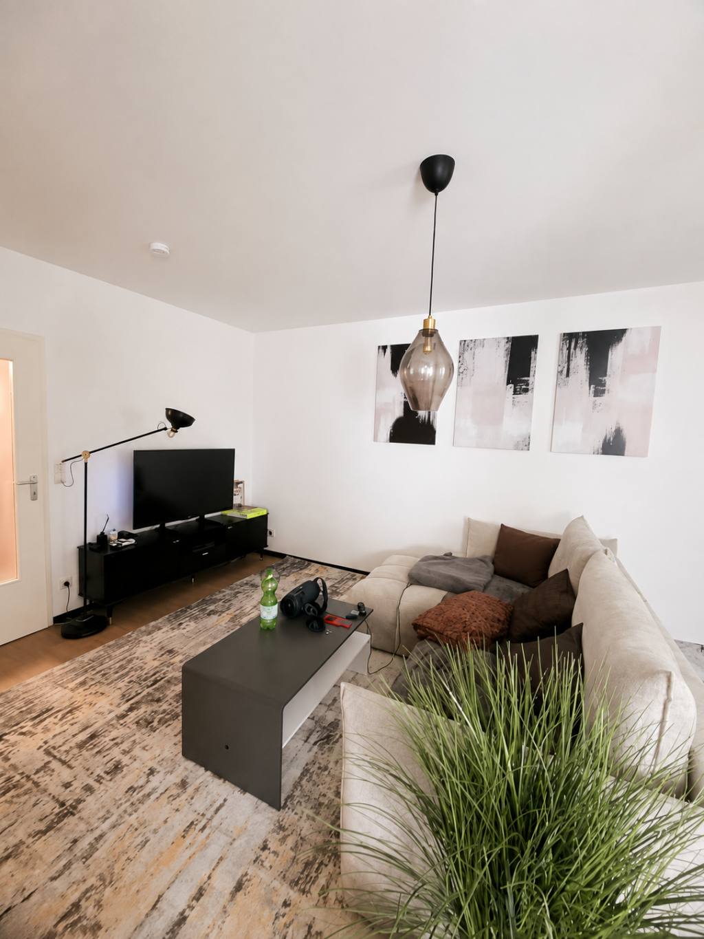 Stylish Private Mezzanine Room with Balcony | Heart of Berlin-Neukölln – Hertzbergstraße, 12055 Berlin Neukölln – Vorschaubild 10