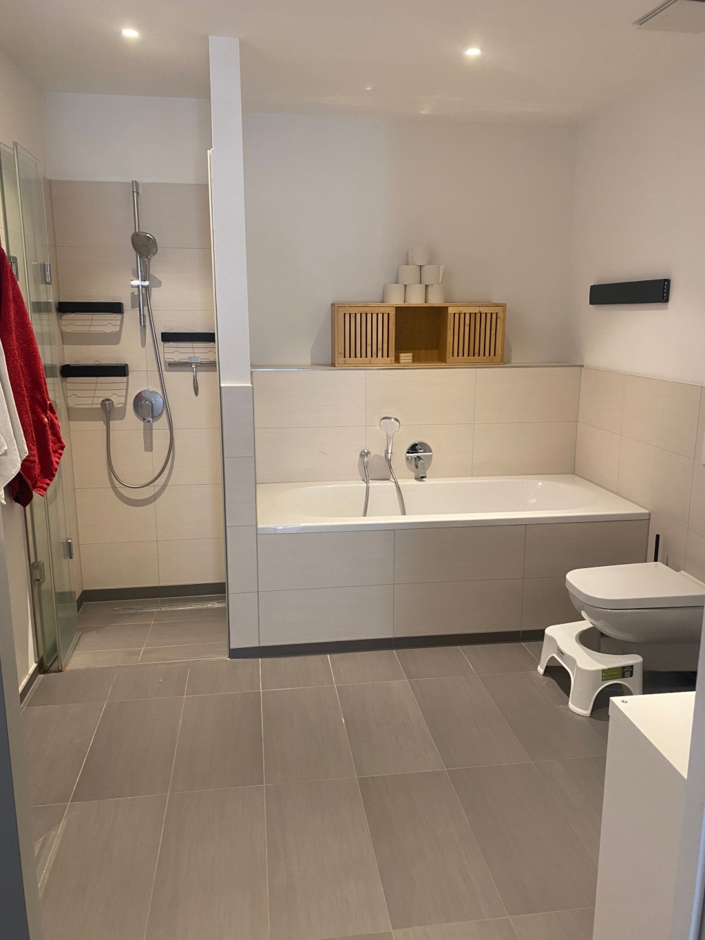 Helle 2 1/2 Zimmer Wohnung in Neubau, teilmöbeliert, direkt am Dresdner Zwinger – Am Schießhaus 8C, 1067 Dresden Dresden – Vorschaubild 4