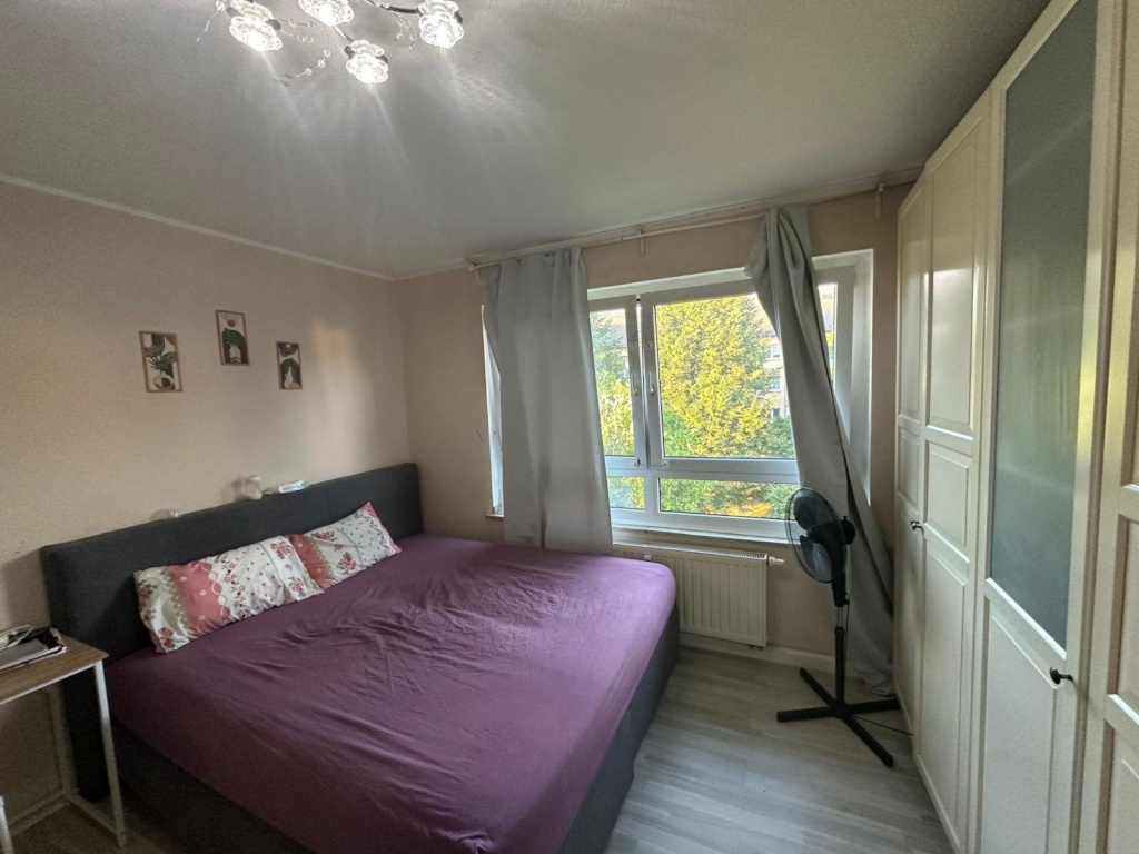 Wir vermieten 2 Zimmer in einer 3-Zimmer-Wohnung für 2,5 Monate zur Untermiete.Nur für Frauen Oder Ehepaar (Ehemann & Ehefrau) – Altenessenerstr, 45326 Essen Altenessen – Vorschaubild 3
