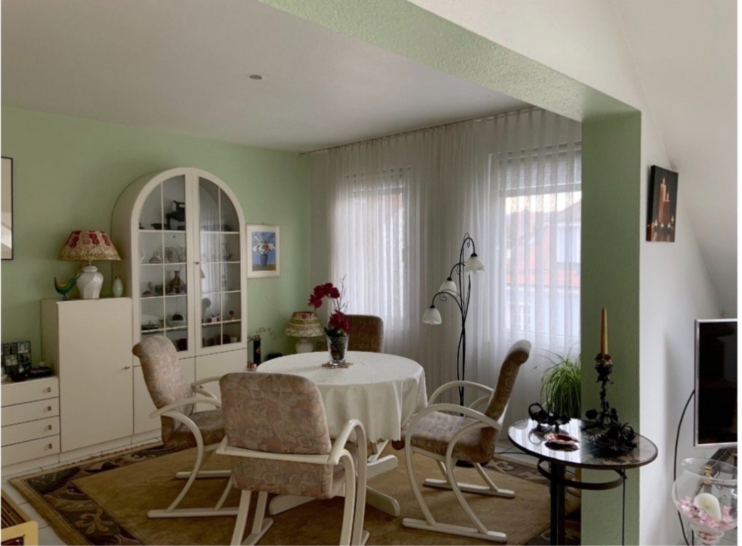Schöne Dachgeschosswohnung in bester Lage mit tollem Balkon befristet zu vermieten – Gartenstraße, 72074 Tübingen Innenstadt – Vorschaubild 3