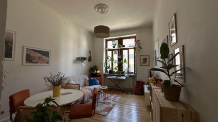 Schöne Altbauwohnung mit Balkon zur Zwischenmiete