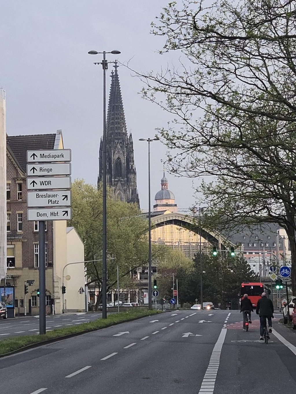 Saniertes Apartment möbliert mit Gemeinschaftsbad, eigene Küche - direkt am Eigelsteintor – Eigelstein 99, 50668 Köln Altstadt-Nord – Vorschaubild 8