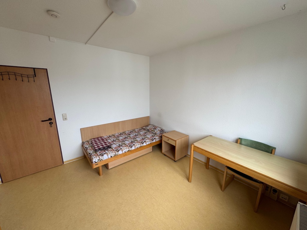 Möbliertes Zimmer zur Untermiete – ohne Anmeldung – Albert-Einstein str. 28, 18059 Rostock Südstadt – Vorschaubild 2