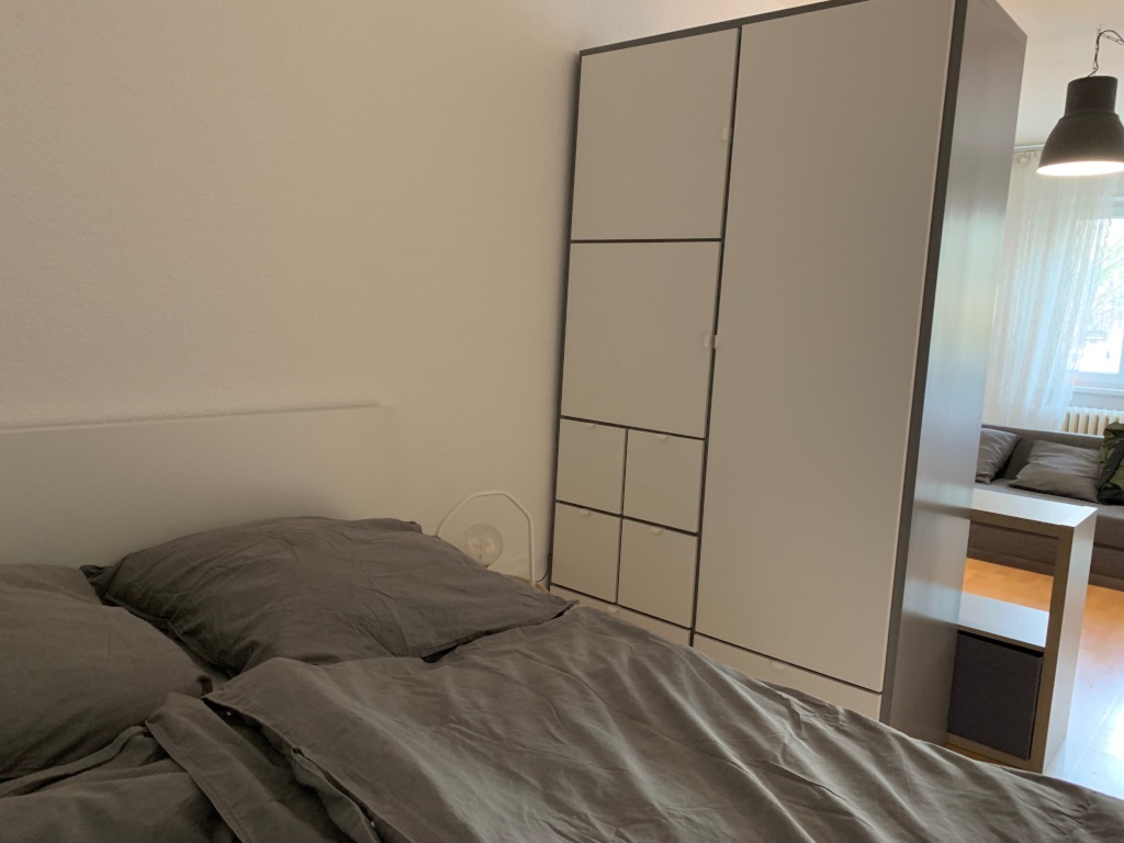 Voll möbliertes alles inklusive Studio mit Spreeblick - 6 Monate Mindestmietdauer *** Fully furnished all inclusive Studio with Riverview - 6 months minimum stay – Claudiusstraße 10, 10557 Berlin Moabit – Vorschaubild 4