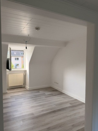Gemütliche 2-Zimmer-Dachgeschosswohnung in Sülz mit Tageslichtbad