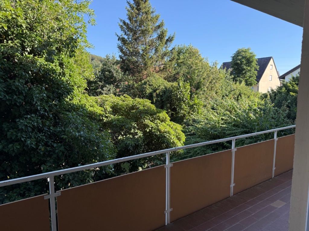 Große, helle, möblierte Wohnung für 2er WG oder Paar