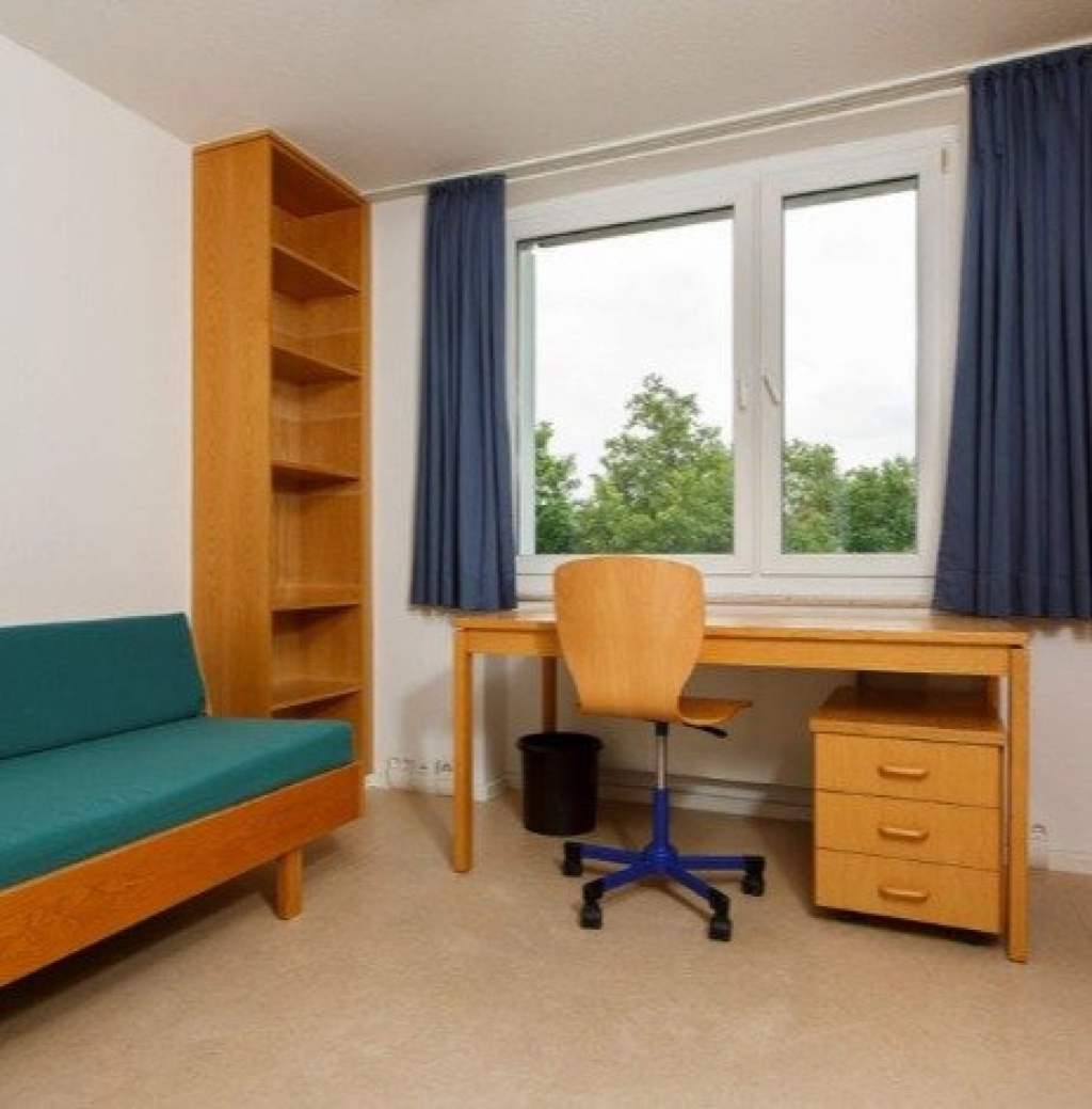 Room in the student dormitory for sublet