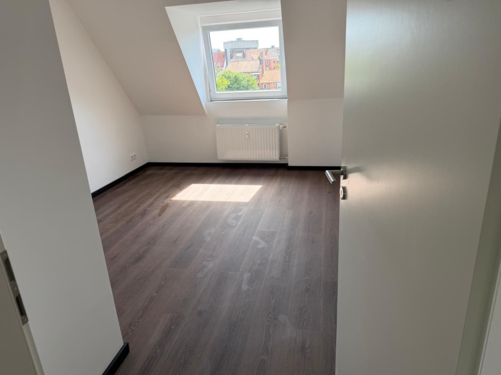 Frisch sanierte 2-Zimmer-Wohnung im 4. OG – Weißenburgstraße 22 22, 24116 Kiel Schreventeich – Vorschaubild 2