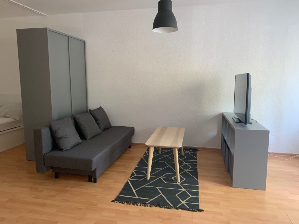 Voll möbliertes alles inklusive Studio mit Spreeblick - 6 Monate Mindestmietdauer *** Fully furnished all inclusive Studio with Riverview - 6 months minimum stay – Claudiusstraße 10, 10557 Berlin Moabit – Vorschaubild 2