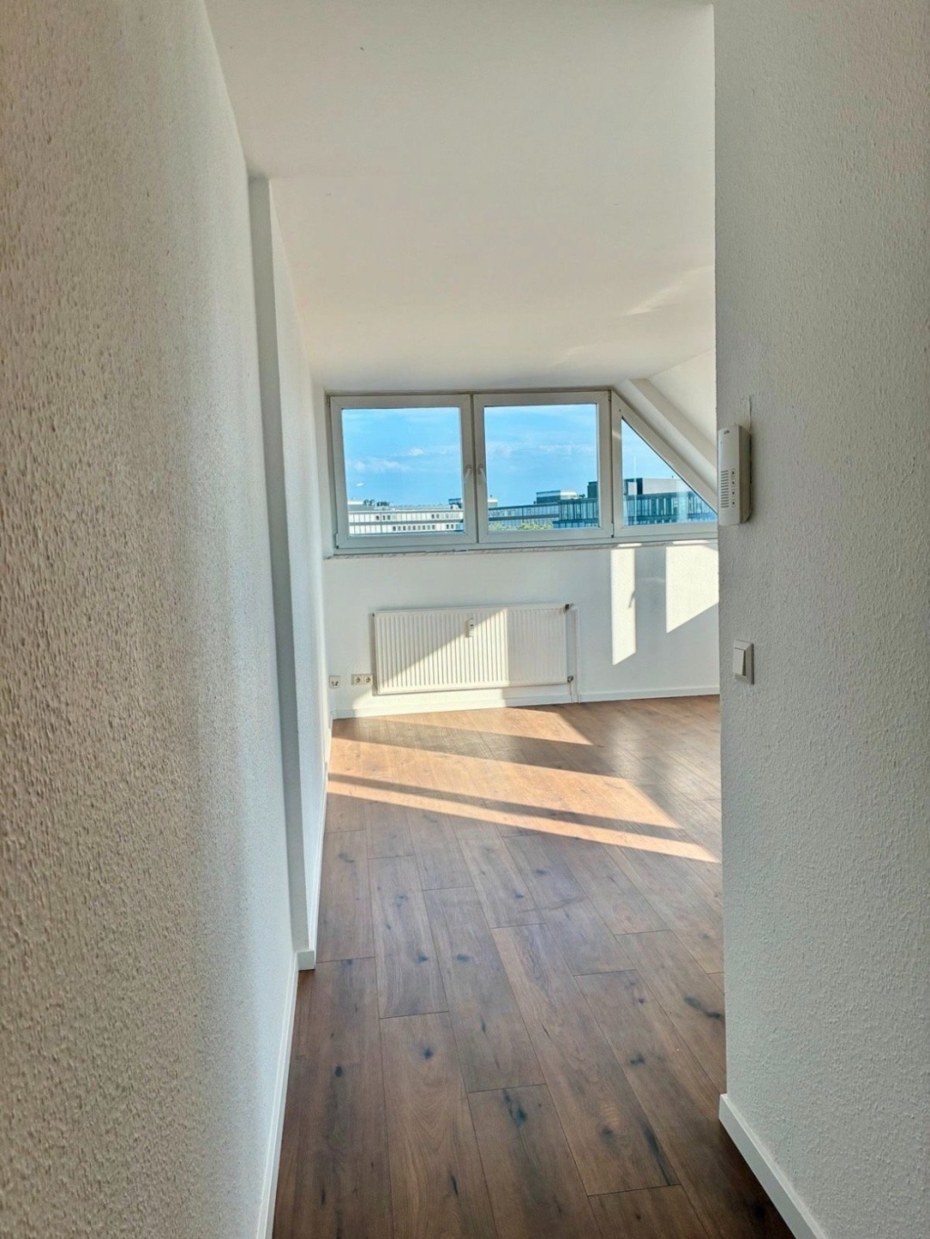 1-Zimmer-Wohnung 37,3m2 mit Weitblick über Essen -Erstbezug nach Renovierung – Friedrichstraße 4, 45128 Essen Südbezirk I – Vorschaubild 2
